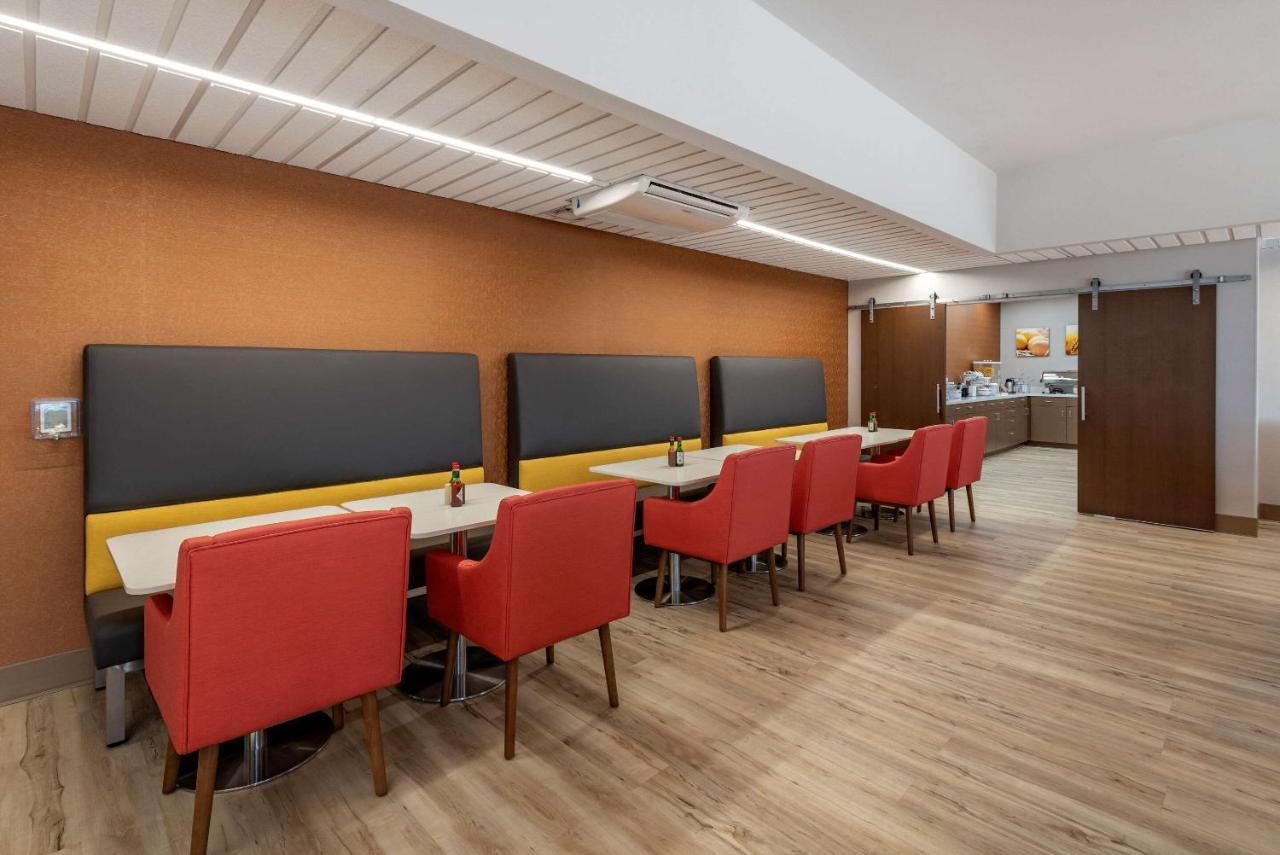 Comfort Suites Colorado Springs East - Medical Center Area Kültér fotó