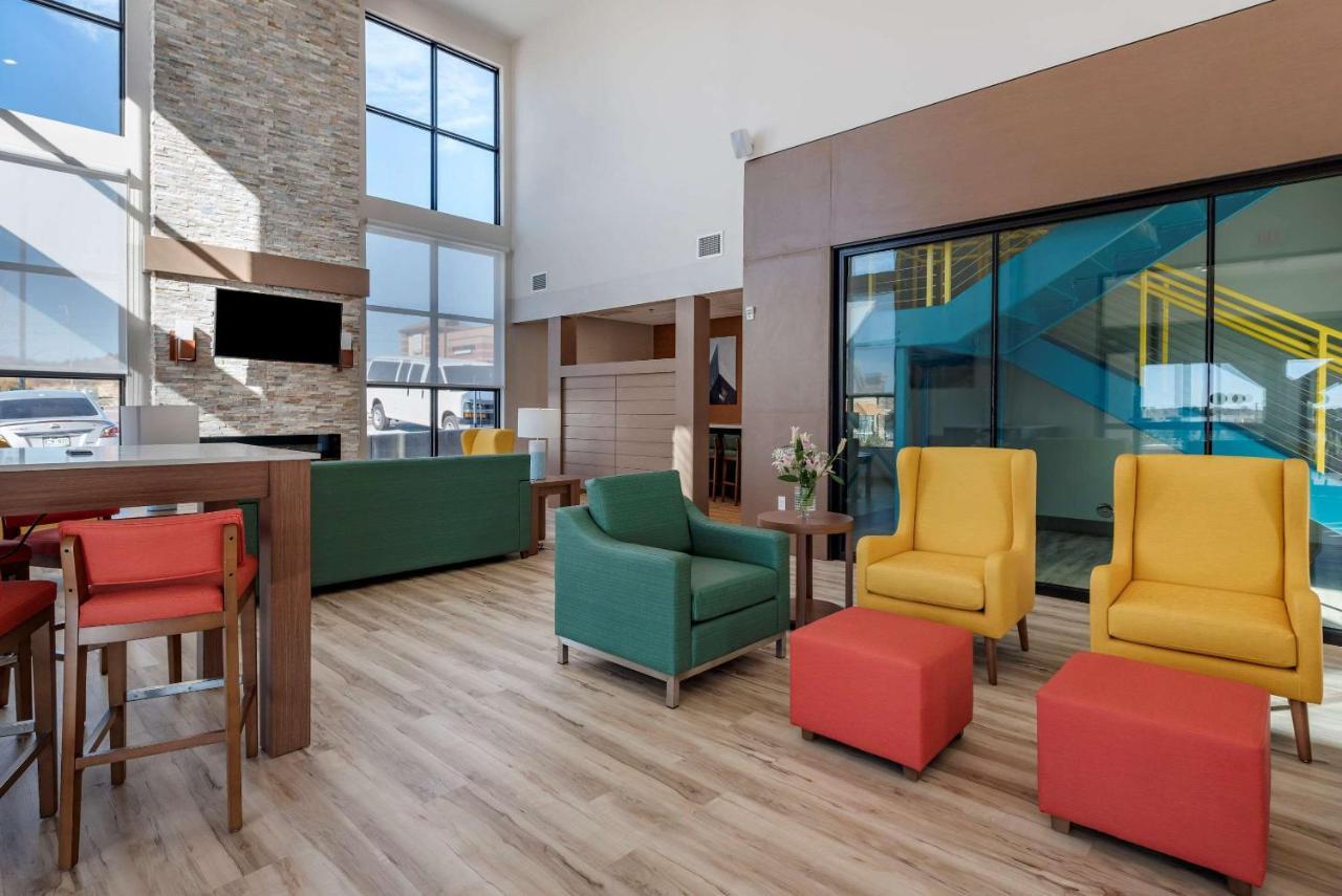 Comfort Suites Colorado Springs East - Medical Center Area Kültér fotó